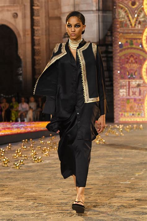 dior fall 2023 show mumbai|christian Dior Mumbai.